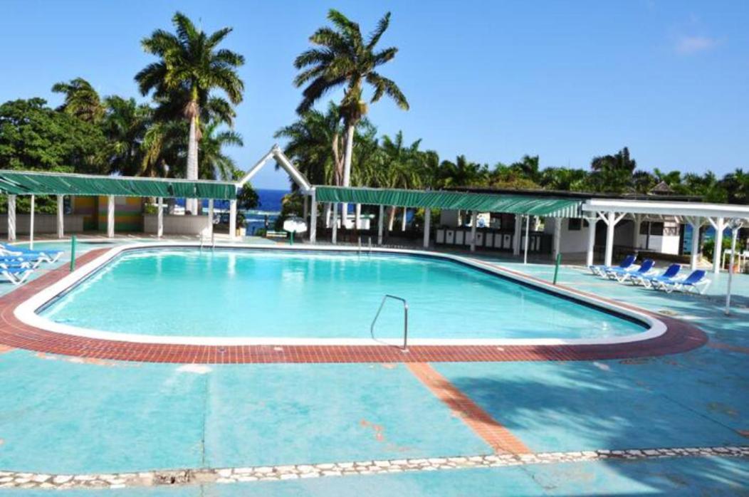 Seacastles By The Beach/Pool モンテゴ・ベイ エクステリア 写真